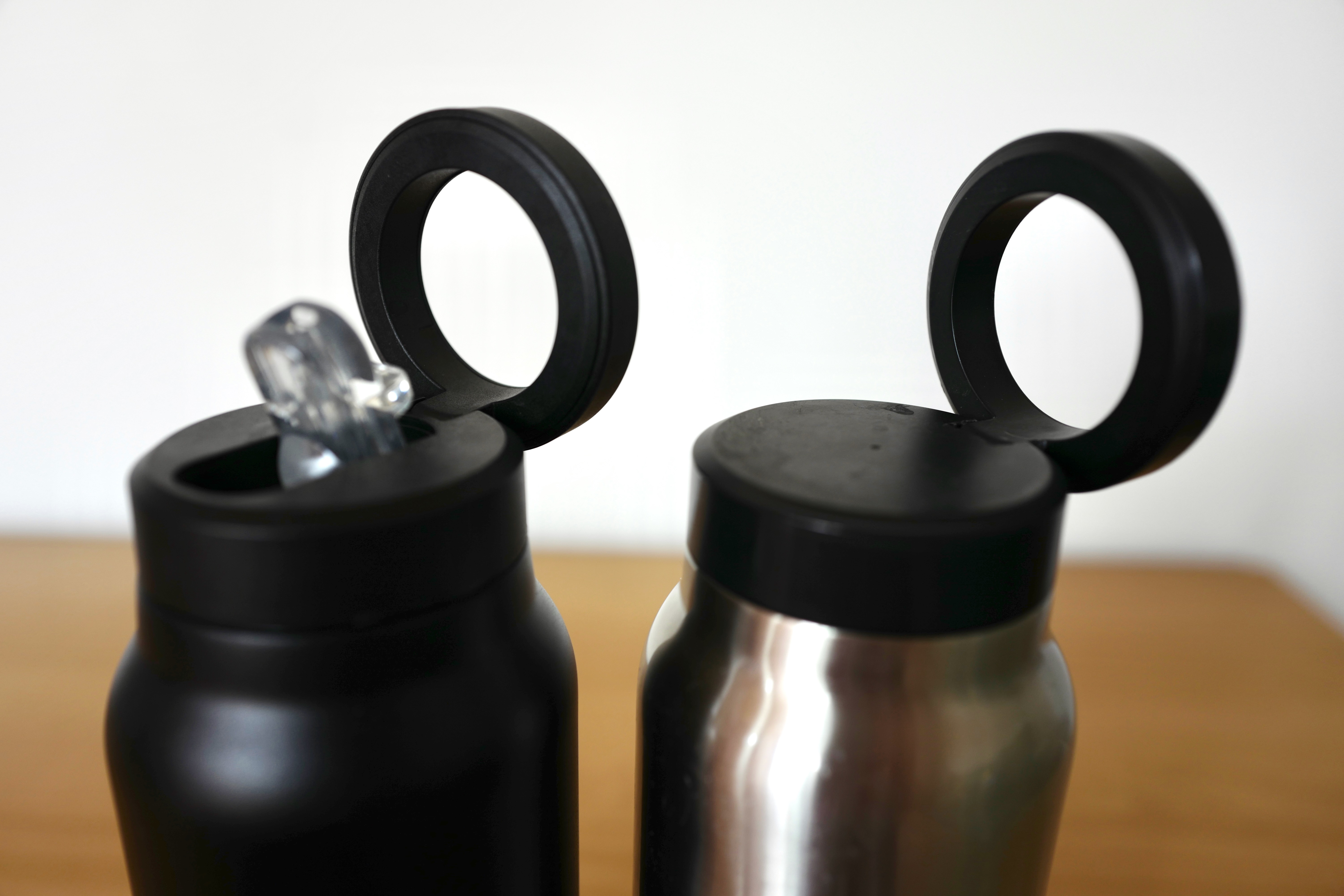 Drinking bottle with MagSafe image 2